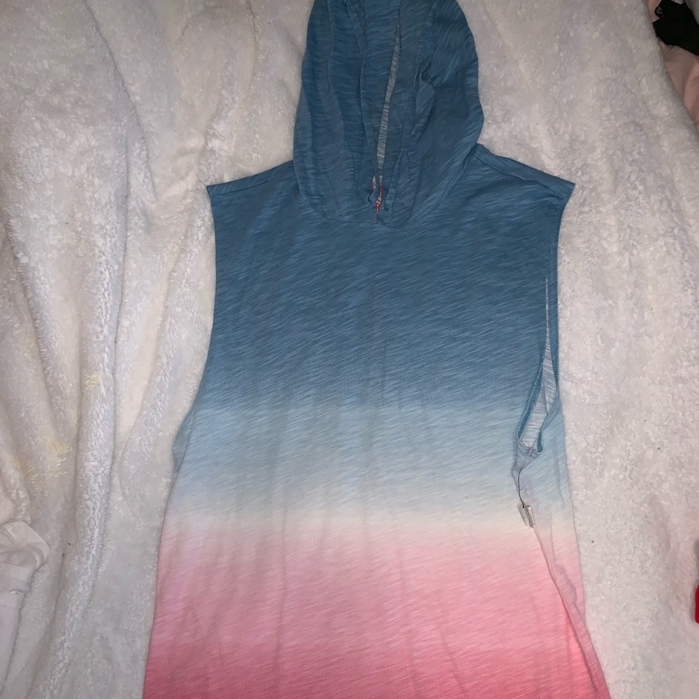 Beautiful brand new workout shirt